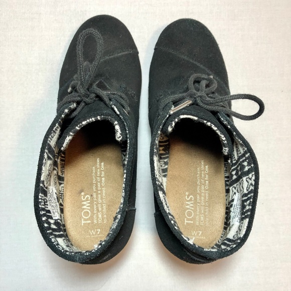 TOMS Desert Wedge Ankle/Bootie. Black. Size 7 - Picture 5 of 8